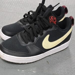 Nike Kids Black and Yellow Sneakers